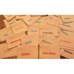 Serviette de table brodée